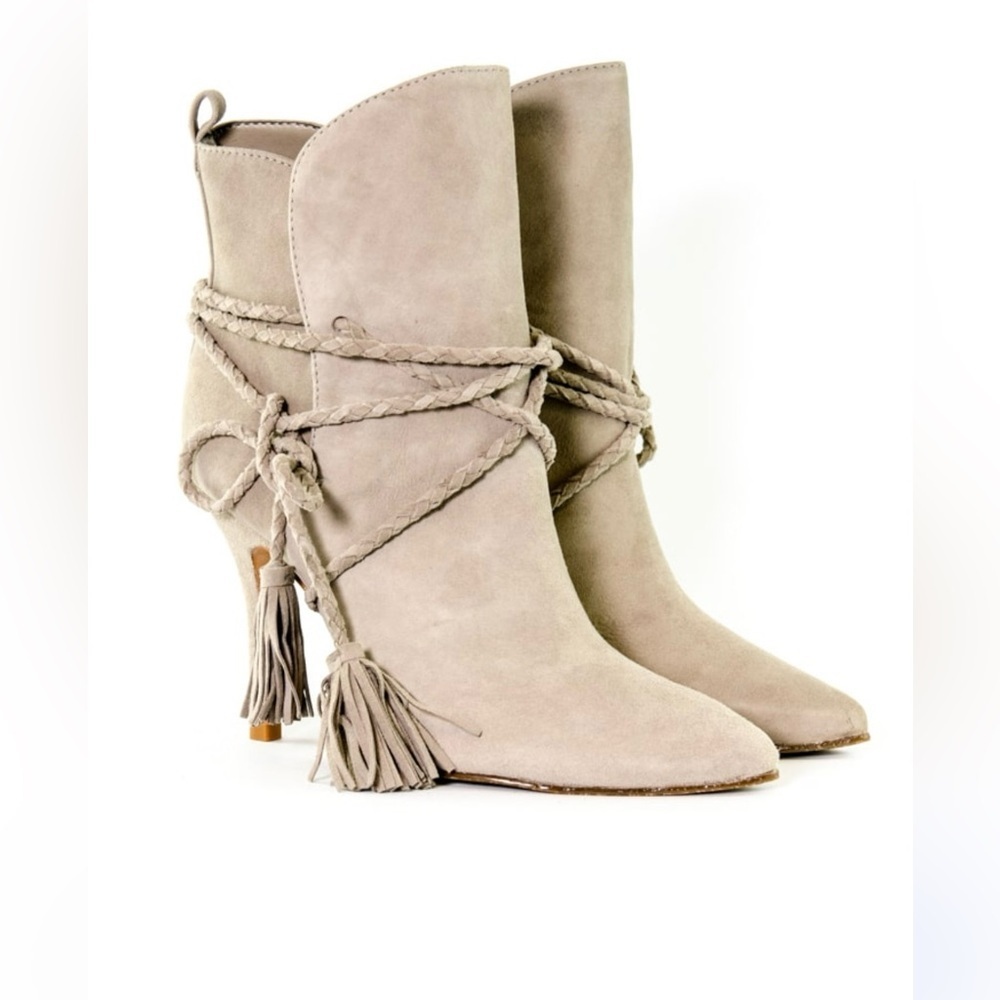 Schutz Fadhila Bootie in the color mouse